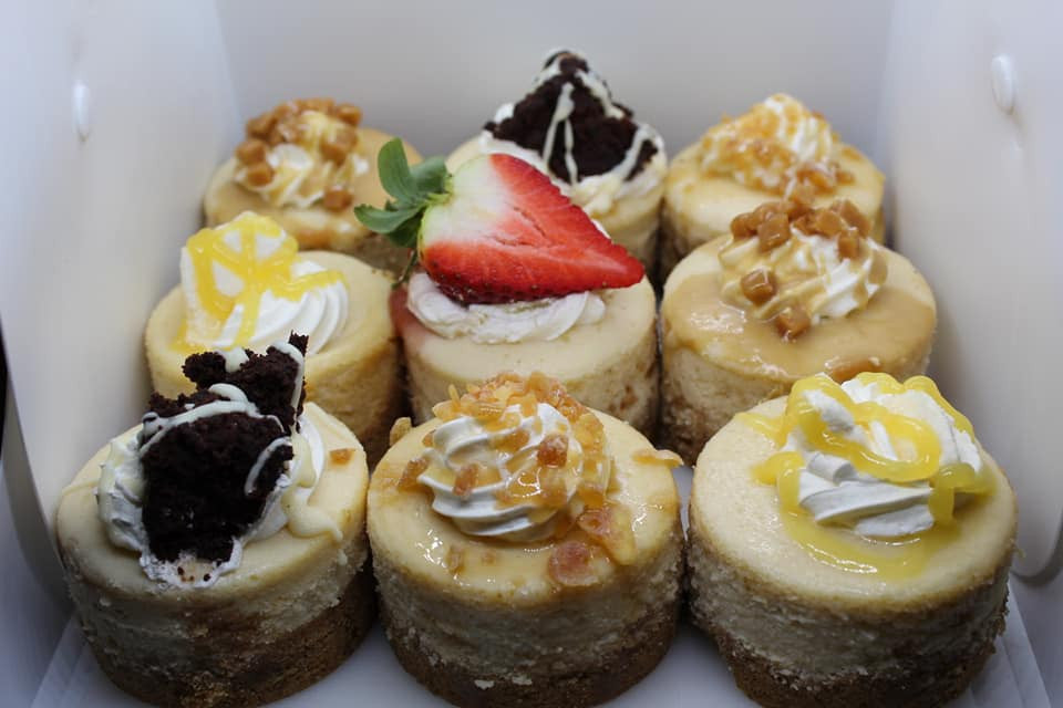 9 x Mini Baked American Style Cheesecake Box
